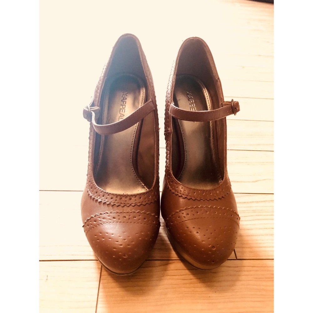 Cognac Colored Mary Jane styled Pumps